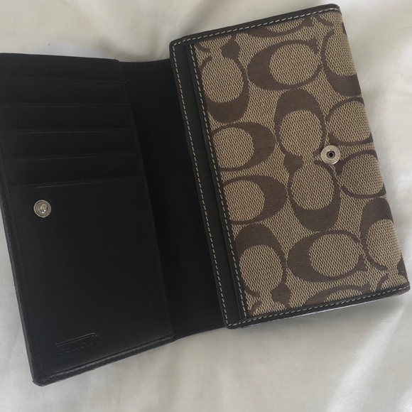 Coach Wallet - Picture 3 of 6